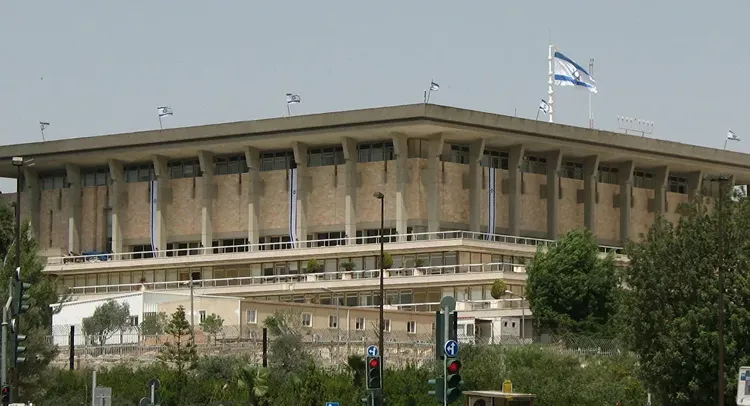 Israeli Minister tests positive for coronavirus, Knesset members quarantined