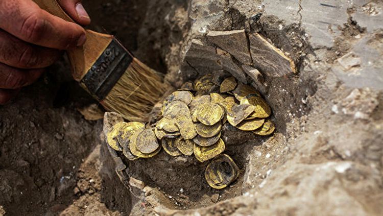 Клад из золотых монет IX века обнаружили при раскопках в Израиле - ФОТО