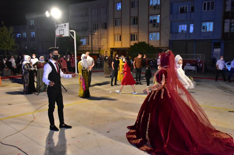 Turkey bans engagement ceremonies in 14 provinces to fight COVID-19