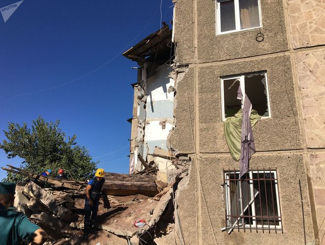 Из-за взрыва газа в Ереване обрушилось жилое здание
