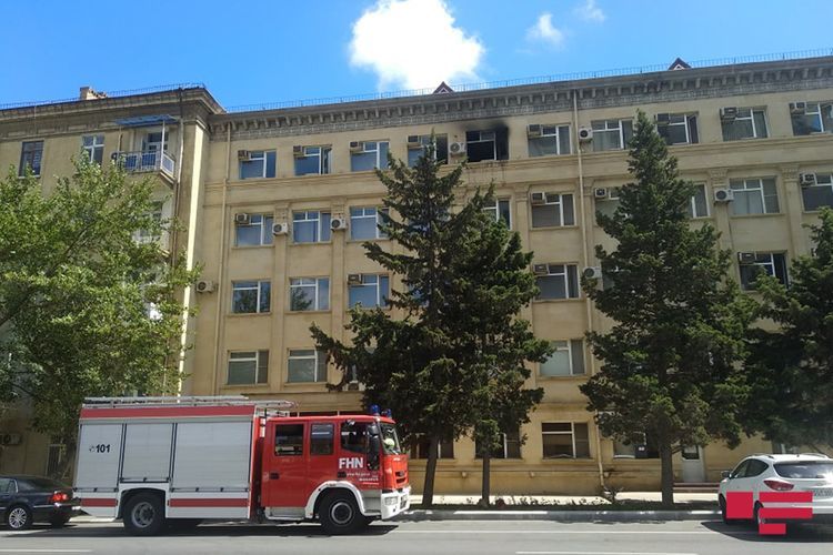 Fire in administrative building of Azerbaijan’s Ministry of Justice extinguished  - UPDATED