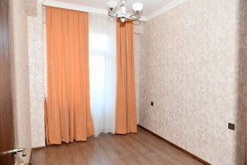 Президент Ильхам Алиев и Мехрибан Алиева приняли участие в открытии общежития в поселке Бузовна