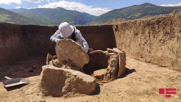 В Ярдымлы найдены кувшинные могилы возрастом 2000 лет - ФОТО