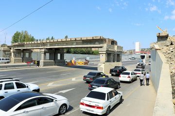 Xırdalan dairəsi yaxınlığındakı dəmir yolu körpüsünün sökülməsinə başlanılıb