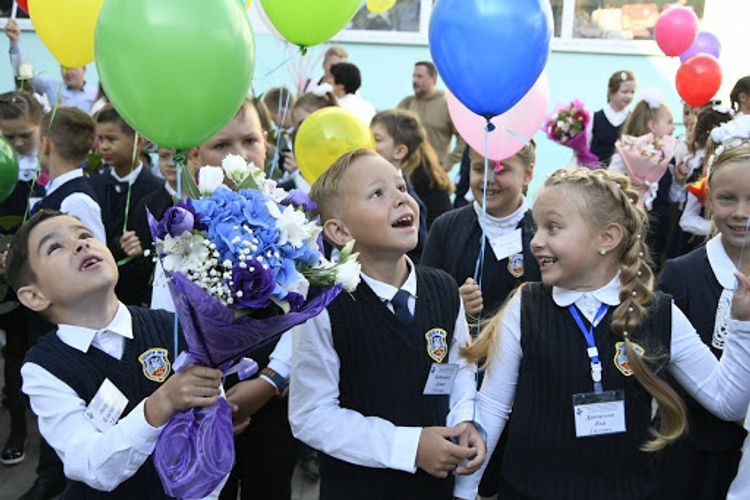 Учебный год в России начнется 1 сентября
