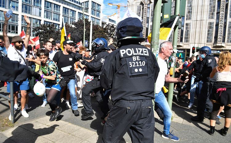 У посольства России в Берлине произошли столкновения
