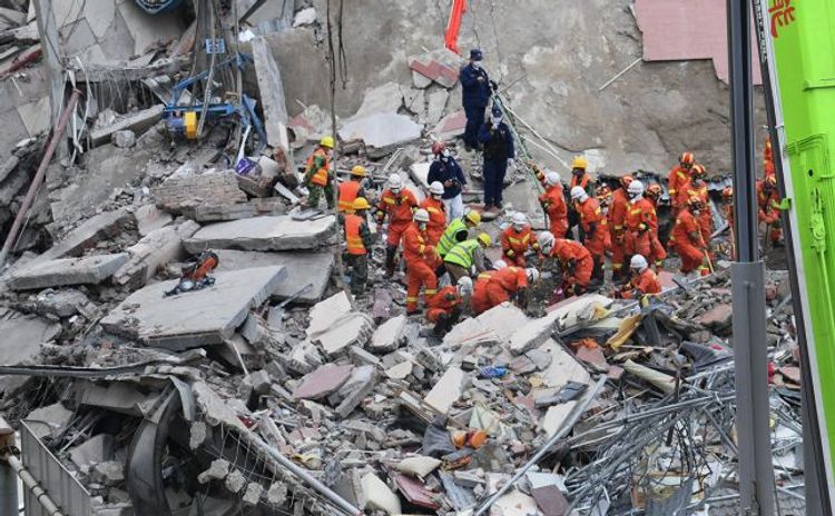 Число умерших от обрушения отеля в Китае выросло до 29 человек