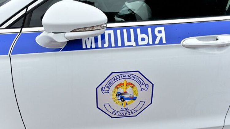 В Беларуси мужчина с двумя ножами напал на милиционеров