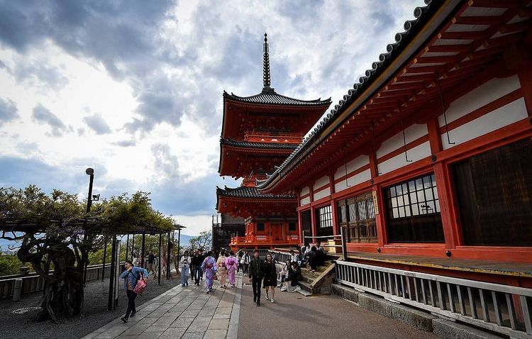 Japan fully suspends visa-free travel programs with Russia this year due to coronavirus