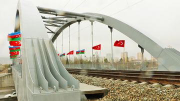 Xırdalan dairəsi yaxınlığında dəmiryol körpüsünün tikintisi başa çatıb - FOTO