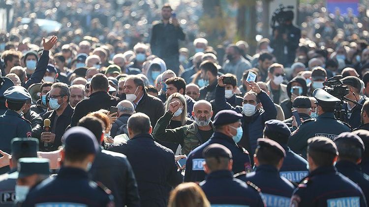 В Ереване проходит шествие с требованием отставки Пашиняна - ВИДЕО