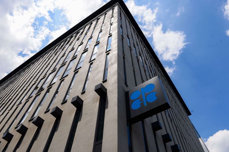 "OPEC+" tətbiq olunan hasilatın azaldılması üzrə məhdudiyyətləri uzatmağa meyllidir