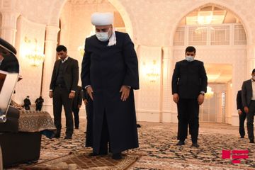 Heydər məscidində Vətən müharibəsi şəhidləri anılıb, Vəhdət namazı qılınıb
