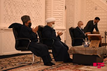Heydər məscidində Vətən müharibəsi şəhidləri anılıb, Vəhdət namazı qılınıb