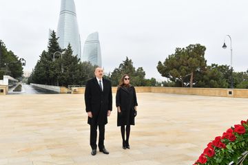 Azərbaycan Prezidenti İlham Əliyev Şəhidlər xiyabanını ziyarət edib