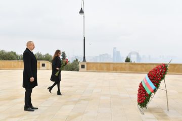 Azərbaycan Prezidenti İlham Əliyev Şəhidlər xiyabanını ziyarət edib