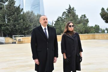 Azərbaycan Prezidenti İlham Əliyev Şəhidlər xiyabanını ziyarət edib