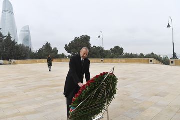 Azərbaycan Prezidenti İlham Əliyev Şəhidlər xiyabanını ziyarət edib