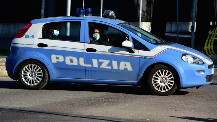 Italian police arrest 19 suspected people smugglers