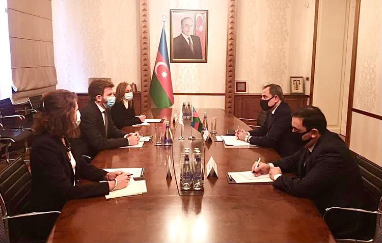 Джейхун Байрамов встретился с региональным директором МККК по Европе и Центральной Азии