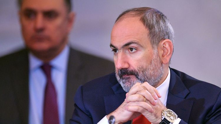 Свыше 150 адвокатов требуют отставки премьер-министра Армении