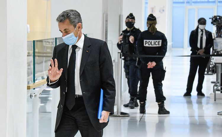 Прокуратура потребовала приговорить Саркози к четырем годам тюрьмы