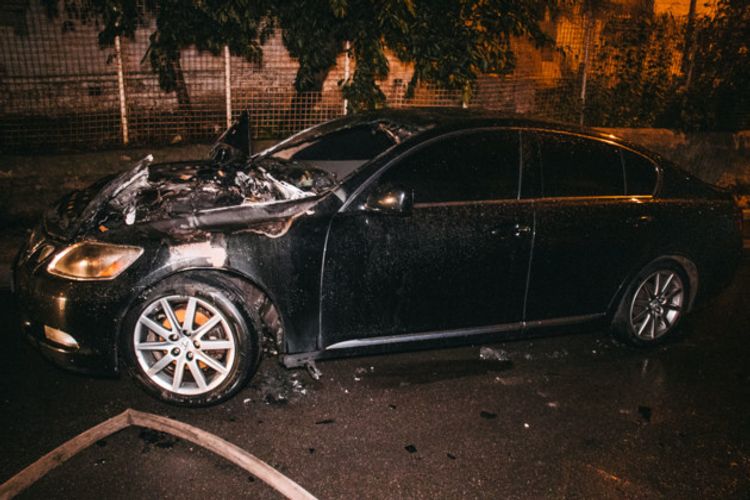 В Ереване взорвали автомобиль директора банка