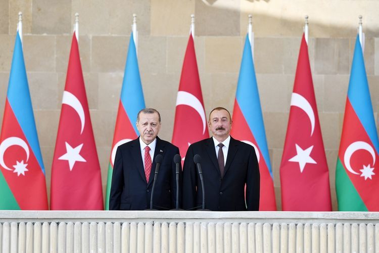 Azerbaijani, Turkish presidents held one-on-one meeting