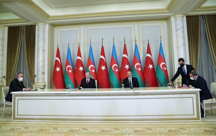 Чавушоглу: Очень скоро можно будет совершать поездки из Турции в Азербайджан и в противоположном направлении только с удостоверением личности