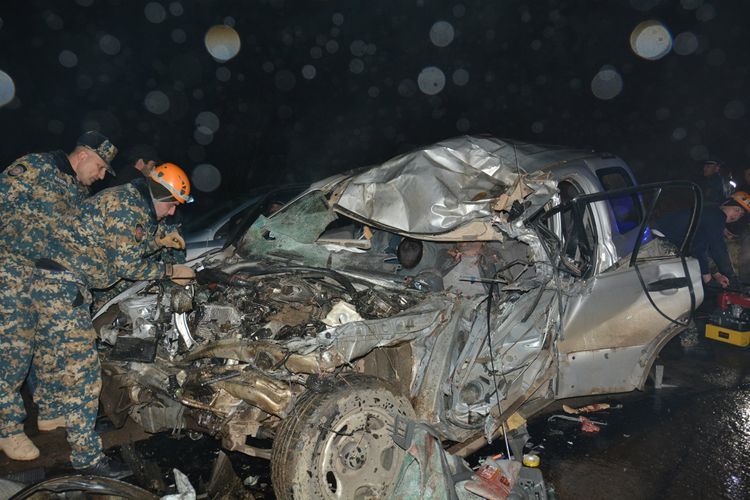 В Карабахе произошло крупное ДТП с участием машины российских миротворцев, есть погибшие - ФОТО