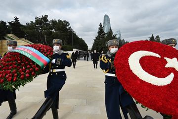 Azərbaycan və Türkiyə prezidentləri Şəhidlər Xiyabanını və Türk Şəhidliyini ziyarət ediblər