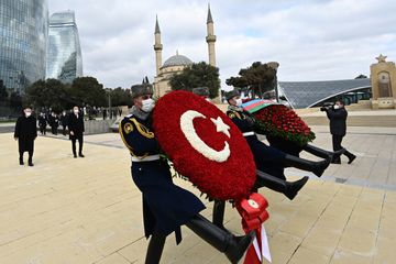 Azərbaycan və Türkiyə prezidentləri Şəhidlər Xiyabanını və Türk Şəhidliyini ziyarət ediblər