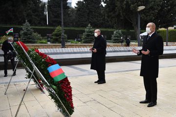 Azərbaycan və Türkiyə prezidentləri Şəhidlər Xiyabanını və Türk Şəhidliyini ziyarət ediblər