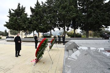 Azərbaycan və Türkiyə prezidentləri Şəhidlər Xiyabanını və Türk Şəhidliyini ziyarət ediblər