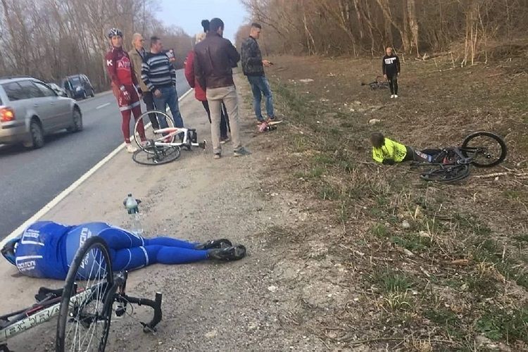 ABŞ-da avtomobil velosipedçiləri vurub, 5 ölü, 4 yaralı var