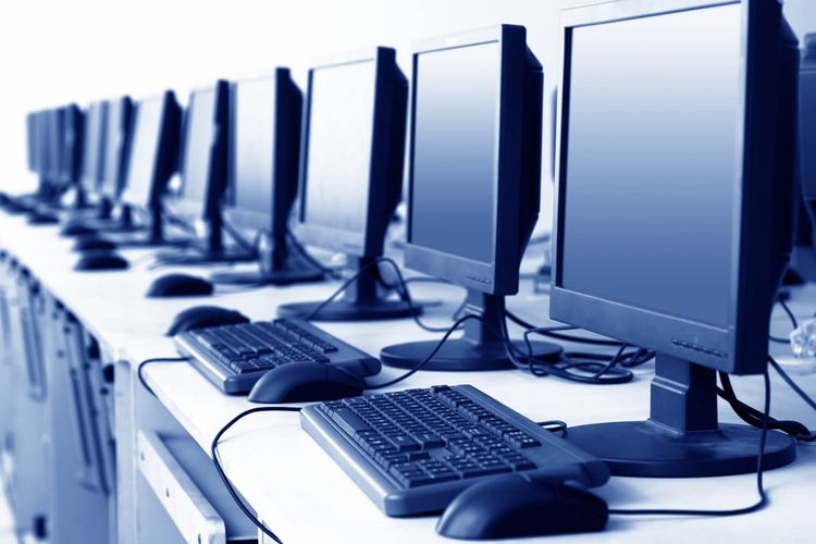 Azərbaycanda kompüter satışları noyabrda kəskin artıb