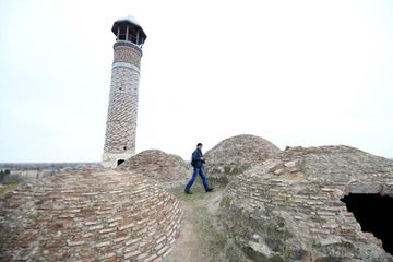 İşğaldan azad olunan ərazilərdə dağıdılan dini abidələr və məscidlərin bərpasına dair layihə üzrə işlərə başlanılıb