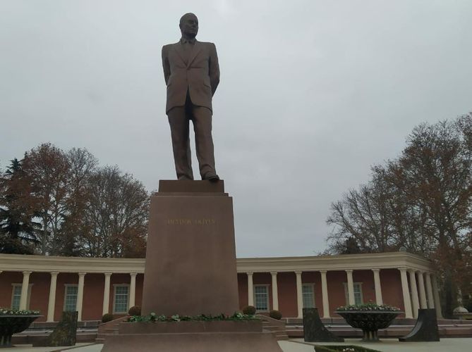 В Гяндже почтили память общенационального лидера Гейдара Алиева - ФОТО