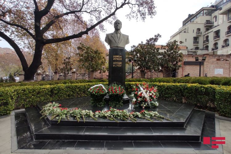 Gürcüstanda ümummilli lider Heydər Əliyevin xatirəsi yad edilib - FOTO
