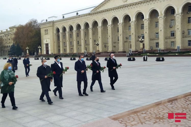 В Гяндже почтили память общенационального лидера Гейдара Алиева - ФОТО