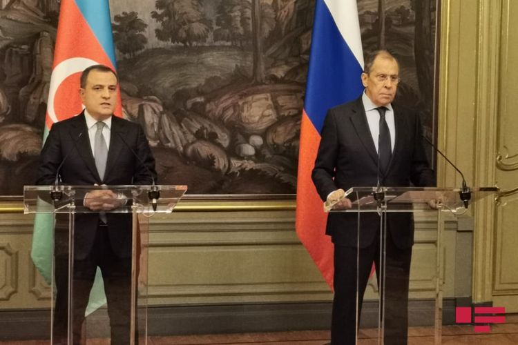 Состоялся телефонный разговор между главами МИД России и Азербайджана