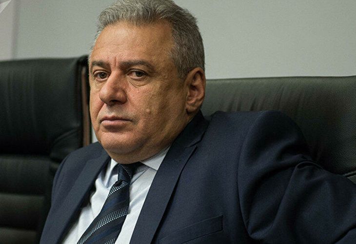 Armenia’s defense minister leaves for Russia