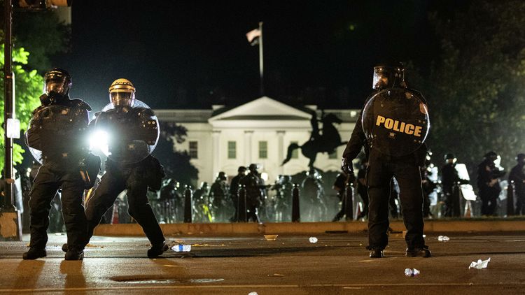 На протестах у Белого дома в Вашингтоне задержали 23 человека