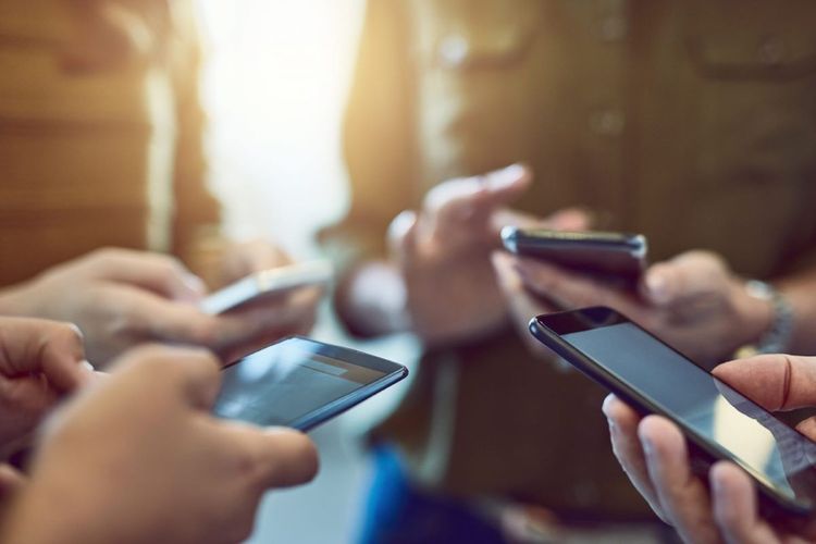 Azərbaycana mobil telefonların idxalı oktyabrda azalıb