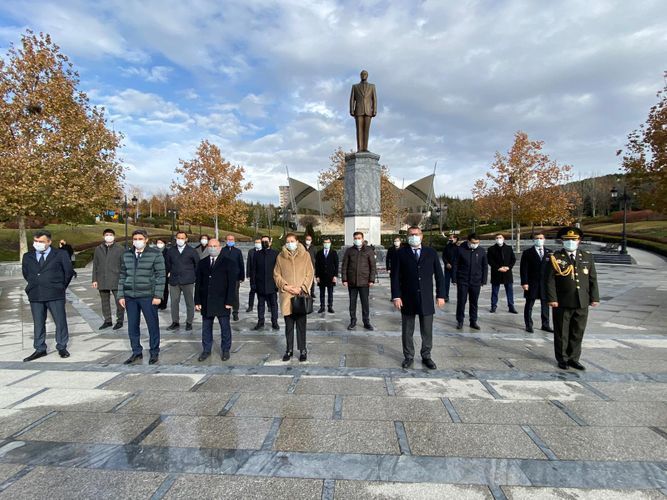 Ankara reveres memory of nationwide leader Heydar Aliyev
