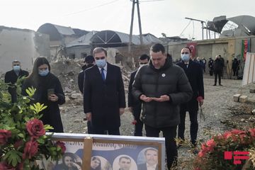 Maksim Şevçenko Gəncədə Ermənistanın raket atdığı əraziyə baş çəkib  - FOTOSESSİYA