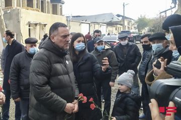 Maksim Şevçenko Gəncədə Ermənistanın raket atdığı əraziyə baş çəkib  - FOTOSESSİYA