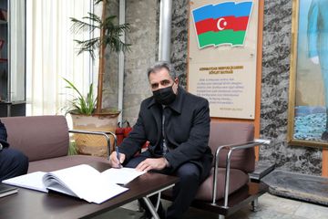 Azərbaycanda beş partiya ofislə təmin olunub