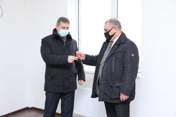 Azərbaycanda daha 5 siyasi partiya ofislə təmin olunub