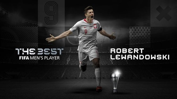 Роберт Левандовски признан футболистом года по версии ФИФА 
